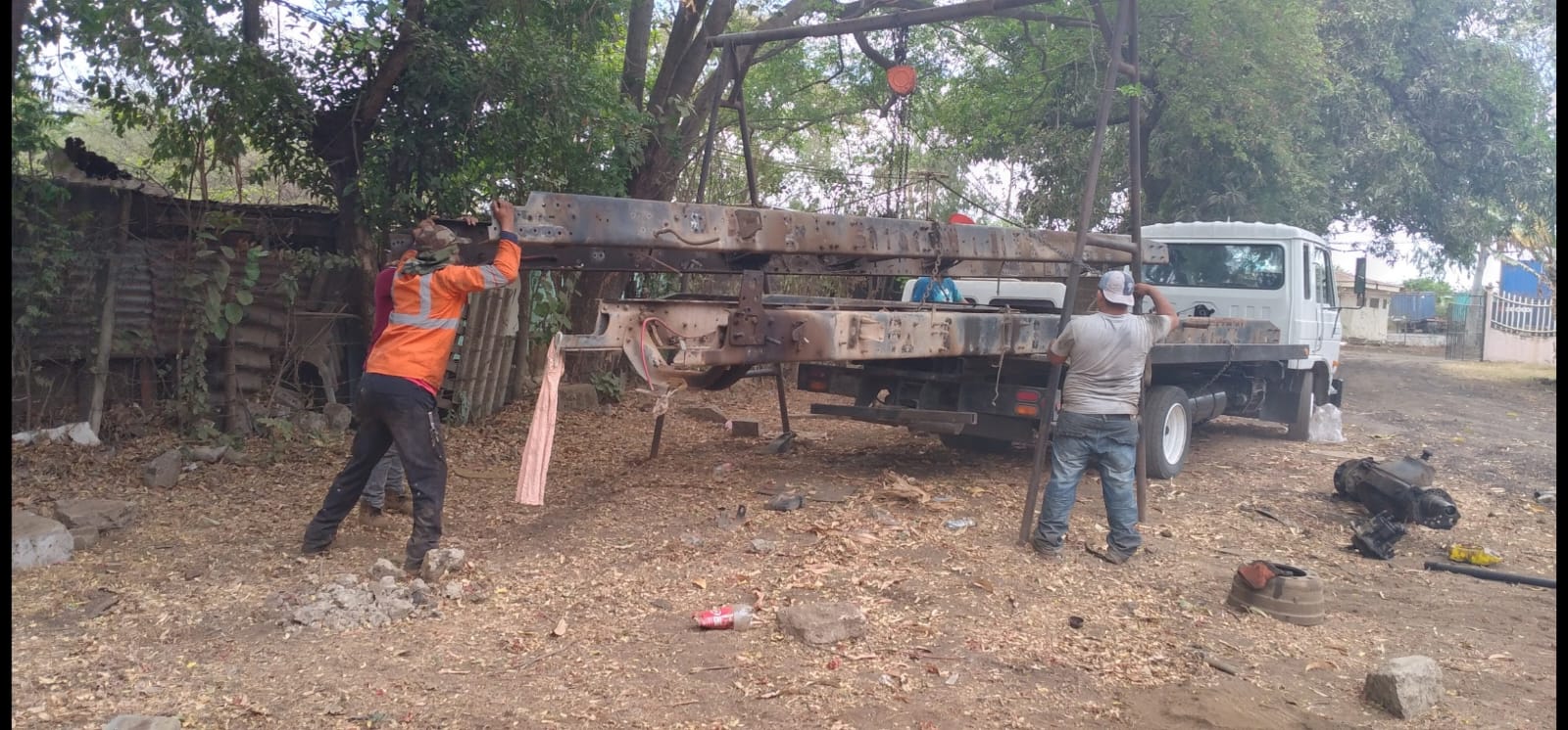 Entrega de repuestos de camiones